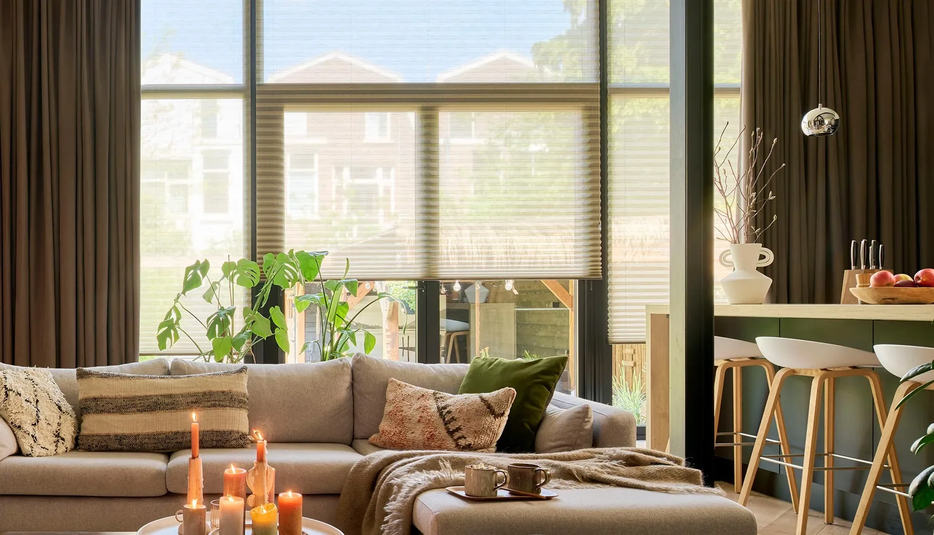 Raamdecoratie: stijlvol én energiebesparend Raamdecoratie: stijlvol én energiebesparend