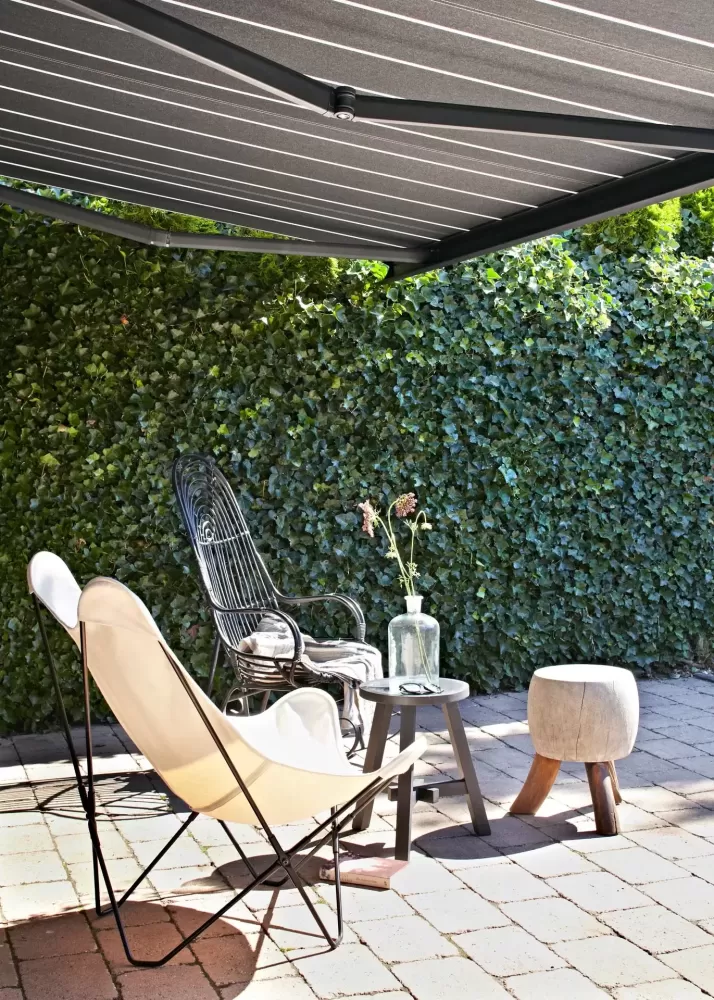 Luxaflex® Outdoor - knikarmscherm IV Luxaflex® Outdoor - knikarmscherm IV