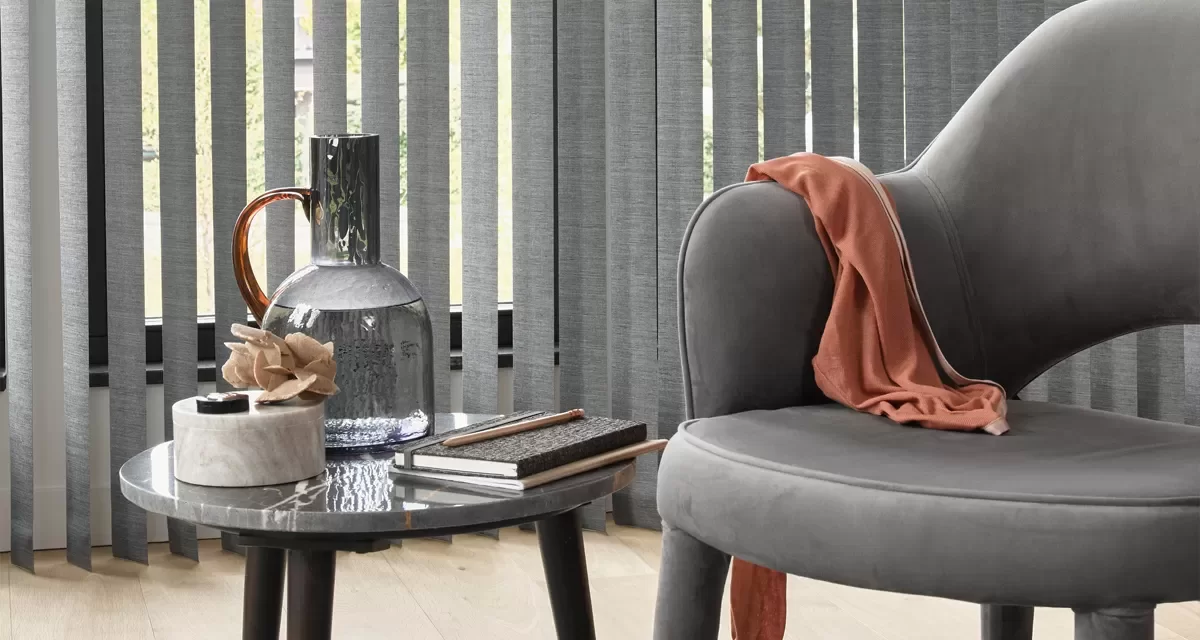 raamdecoratie_verticale-jaloezien_sfeer1200_3 raamdecoratie_verticale-jaloezien_sfeer1200_3